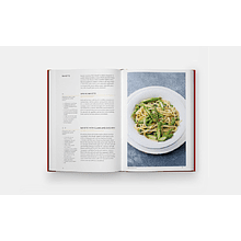 Книга на английском языке "Silver Spoon Pasta"