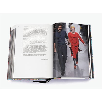 Книга на английском языке "Vivienne Westwood Catwalk", Alexander Fury  - 2