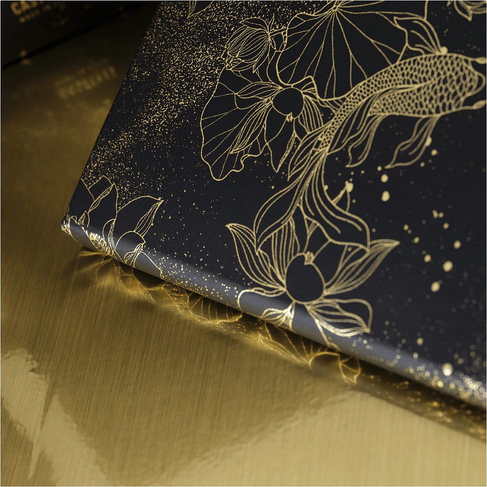 Блокнот "Total Black goldfish gold", А5, 96 листов, на резинке, черный, золотистый, срез черный - 6