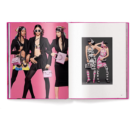 Книга на английском языке "The Pink Book. Fashion, Styles & Stories", Christiansen H. - 7