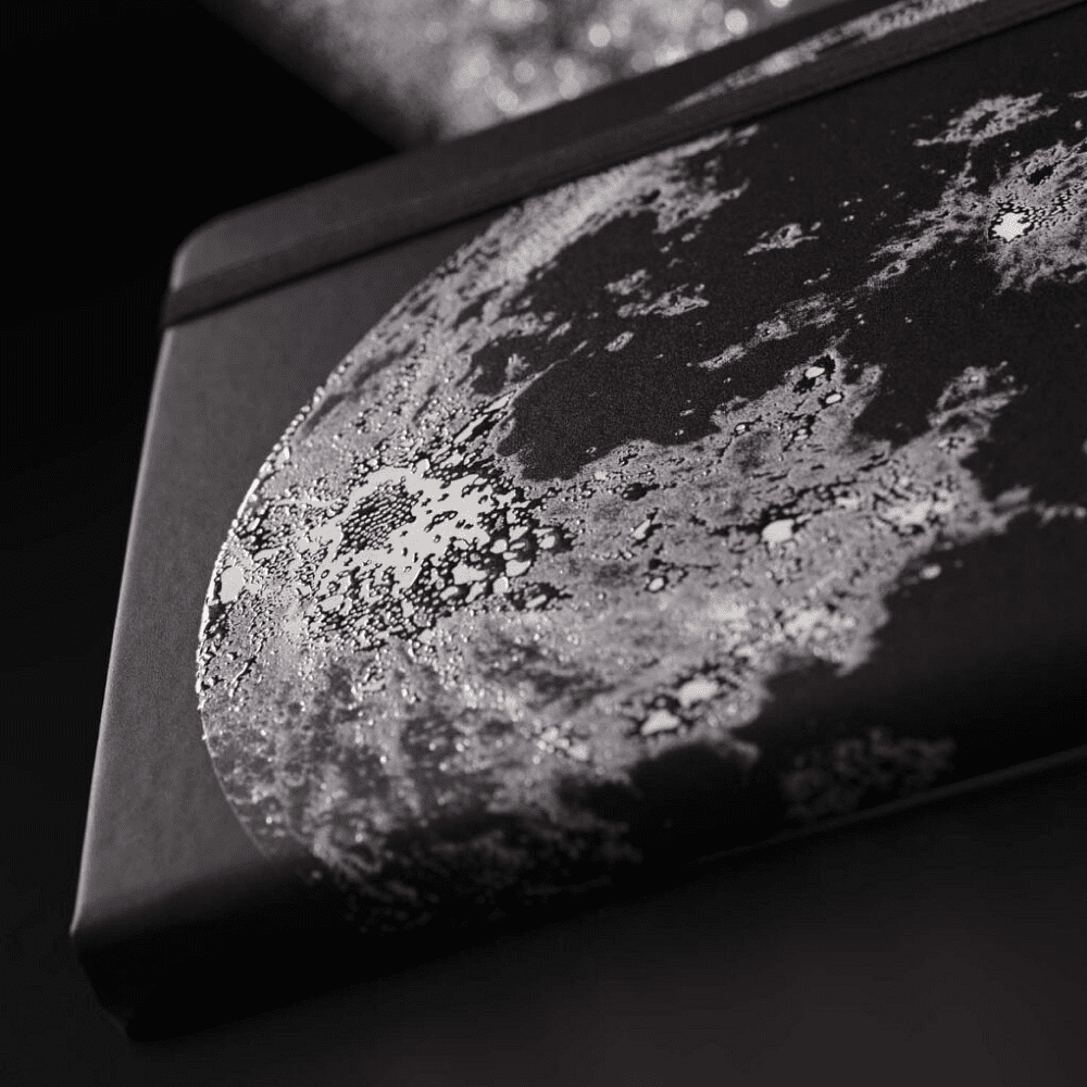 Блокнот "Cosmic moon", А5, 96 листов, линейка, на резинке, черный - 4