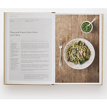 Книга на английском языке "Eataly, contemporary italian cooking", Oscar Farinetti 