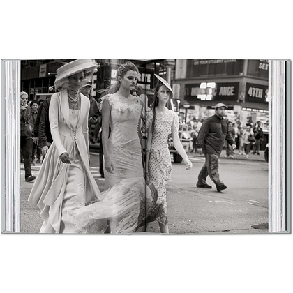 Книга на английском языке "Dior Lindbergh, New York,  Archives" - 5