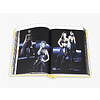 Книга на английском языке "Versace Catwalk" - 4