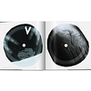 Книга на английском языке "Extraordinary Records" - 2