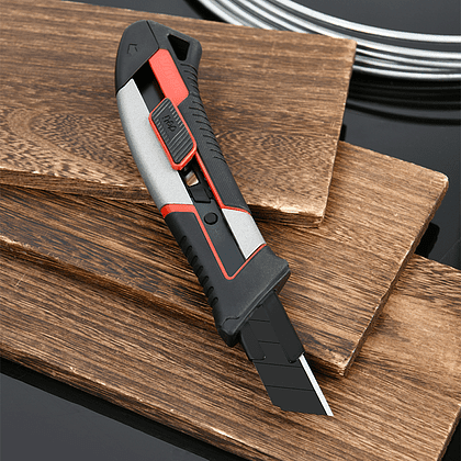 Нож строительный Deli YS DL4254, 18 мм, прорезиненная рукоятка, серебристый, черный - 5