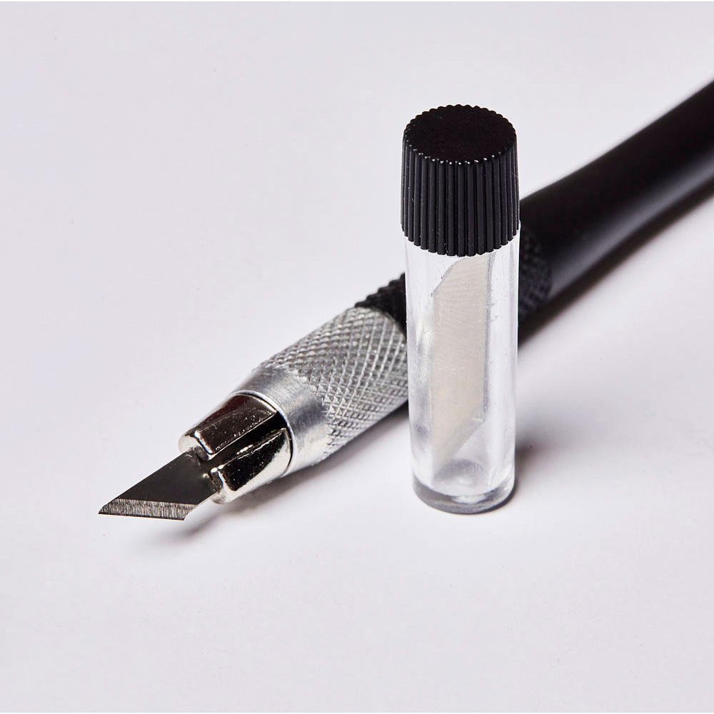 Нож для макетирования "Малевичъ", 8 сменных лезвий, черный - 3