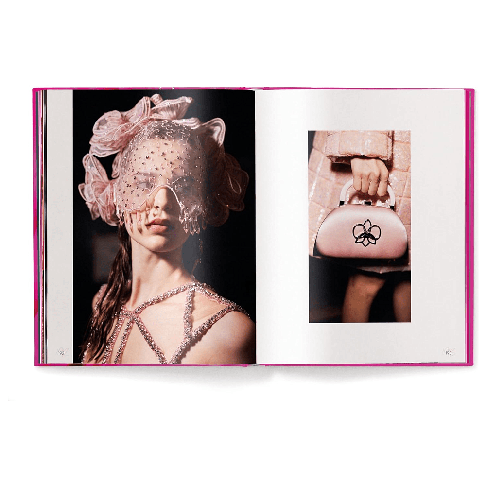Книга на английском языке "The Pink Book. Fashion, Styles & Stories", Christiansen H. - 5