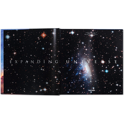 Книга на английском языке "Expanding Universe. The Hubble Space Telescope", Charles F. Bolden - 2