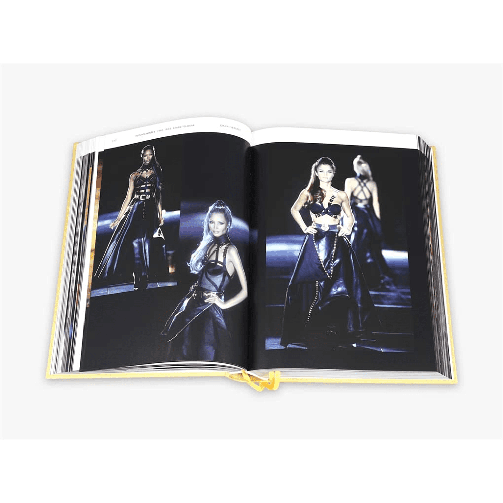Книга на английском языке "Versace Catwalk" - 4