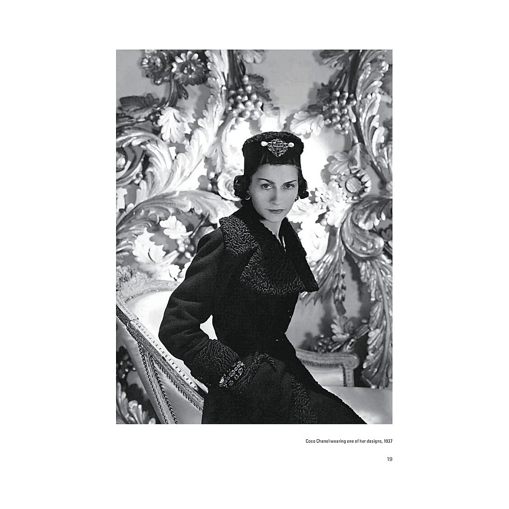 Книга на английском языке "50 Fashion Designers You Should Know", Simone Werle - 10